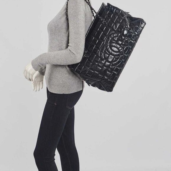 Chanel Black Quilted Vinyl Large Frozen Tote Bag - Picture 12 of 12